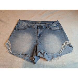Reign denim shorts size 18 *